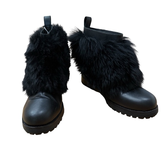 UGG Classic Mini Otelia Black Water Resistant Leather Boots Women size 9 - Picture 1 of 10